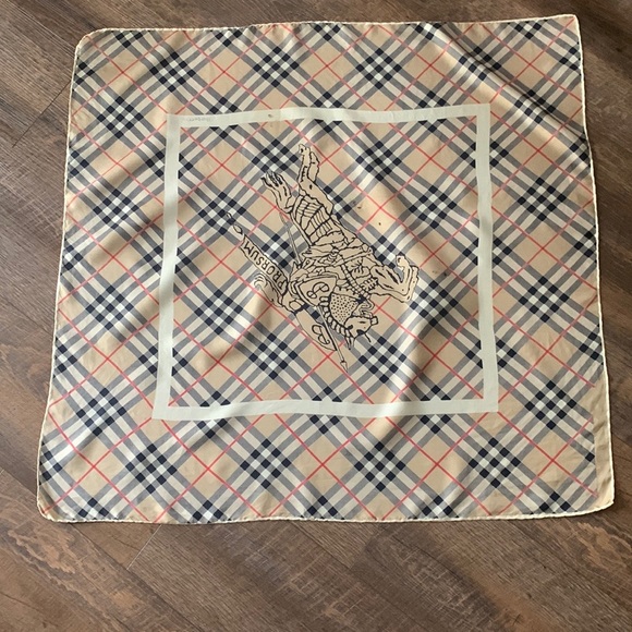 Burberry. VINTAGE Scarf.  Fair condition.  Prices to sell - Picture 1 of 9
